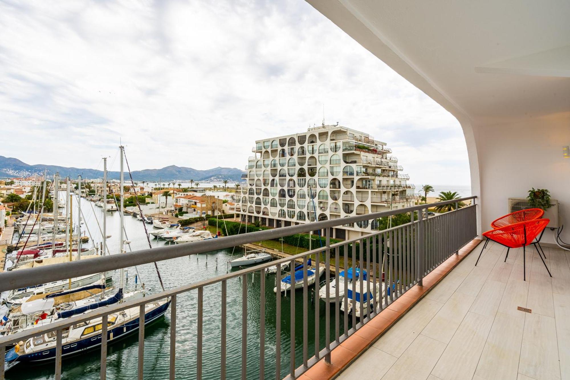 Apartamento Frente Al Canal Con Terraza Empuriabrava Eksteriør bilde